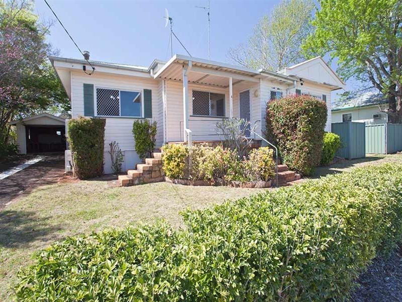 4 Loudon Street, South Toowoomba QLD 4350
