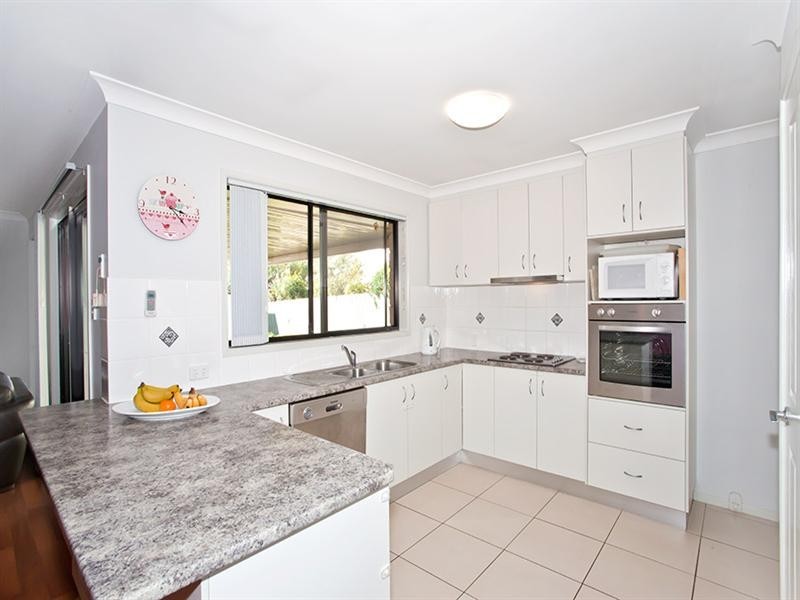 77 Pillar Street, Middle Ridge QLD 4350