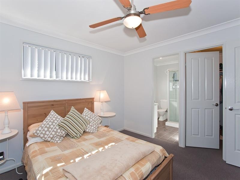 77 Pillar Street, Middle Ridge QLD 4350