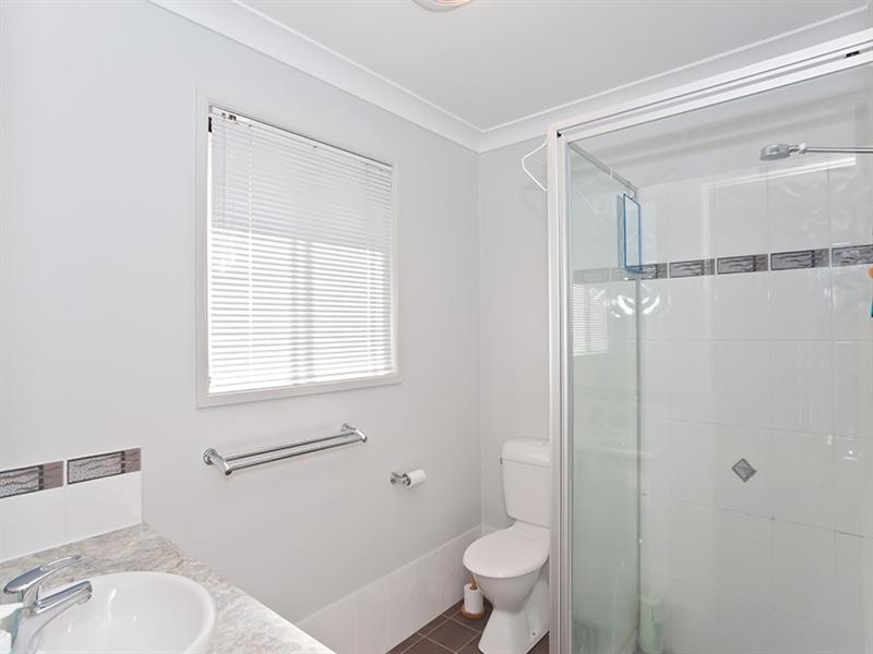77 Pillar Street, Middle Ridge QLD 4350