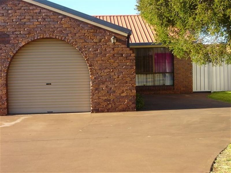 2/31 Maplewood Drive, Darling Heights QLD 4350