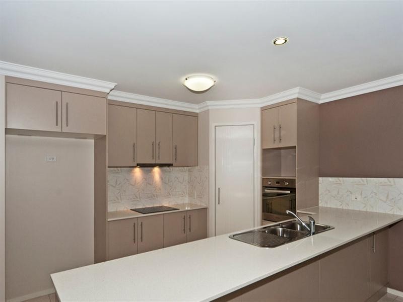 88 Hogg Street, Rockville QLD 4350