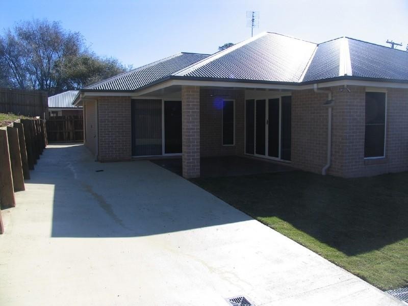 88 Hogg Street, Rockville QLD 4350