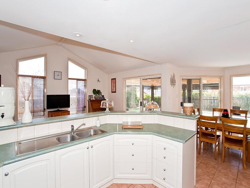 7 Poppy Court, Middle Ridge QLD 4350