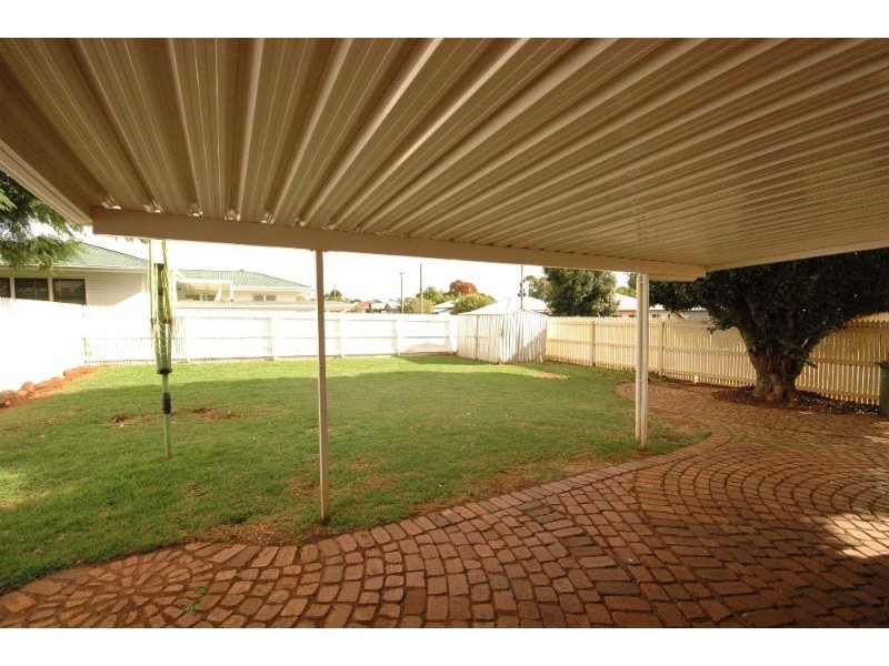 172a Long Street, South Toowoomba QLD 4350