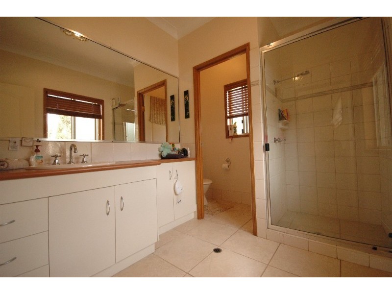 25 Boundary Road, Glenvale QLD 4350