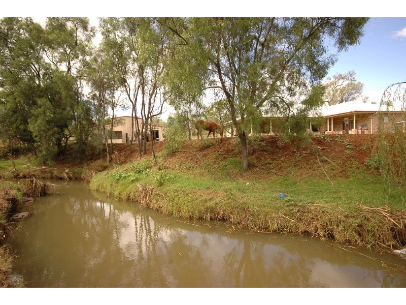 25 Boundary Road, Glenvale QLD 4350