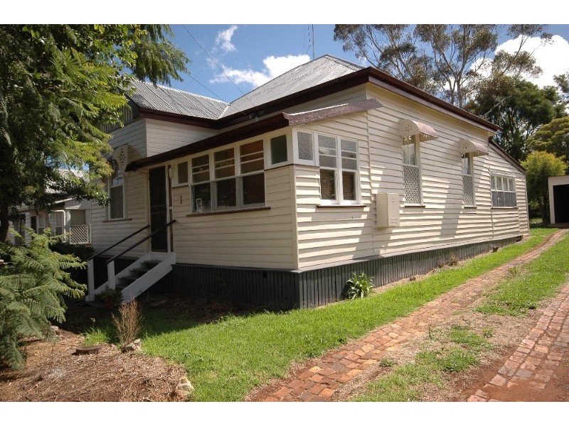 1 Moffatt Street, North Toowoomba QLD 4350