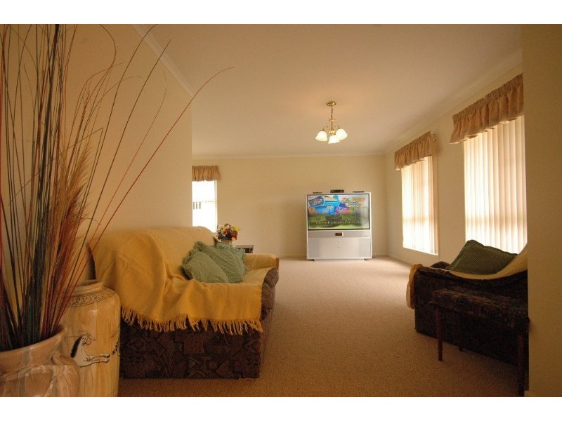 16 Barwick Street, Westbrook QLD 4350
