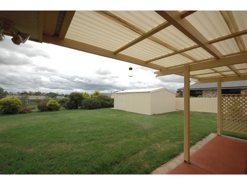 16 Barwick Street, Westbrook QLD 4350