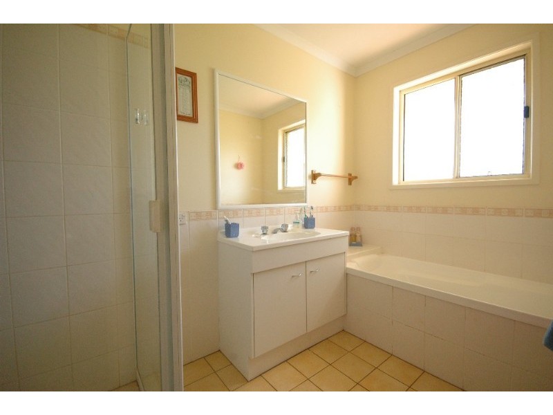 26 Kennedy Street, Cabarlah QLD 4352