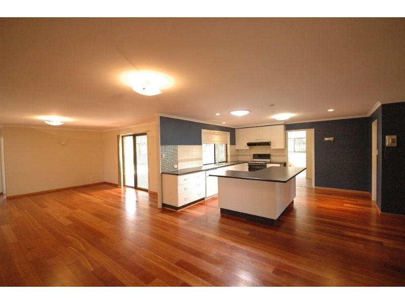 5 Esperanto Court, Kearneys Spring QLD 4350