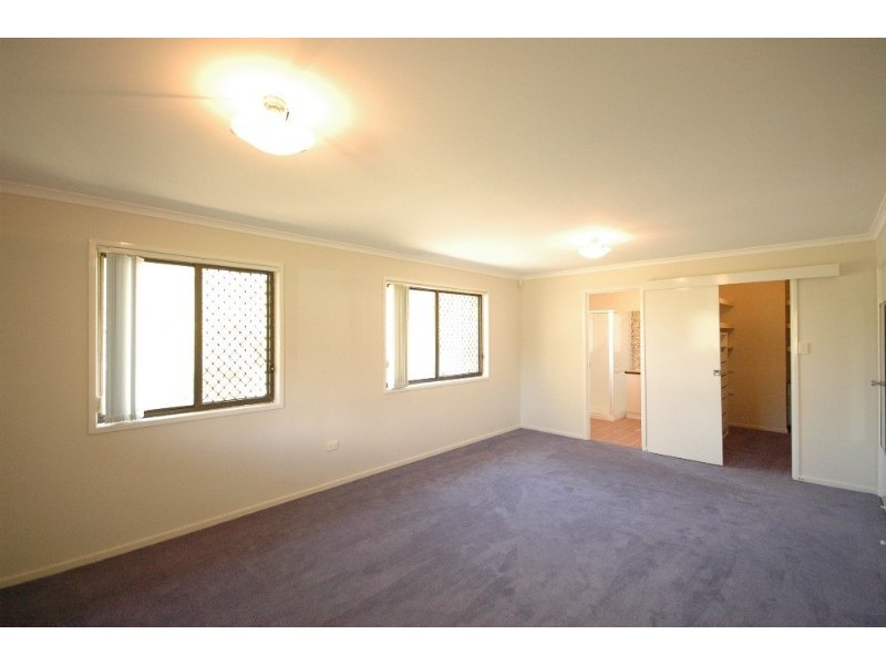 5 Esperanto Court, Kearneys Spring QLD 4350