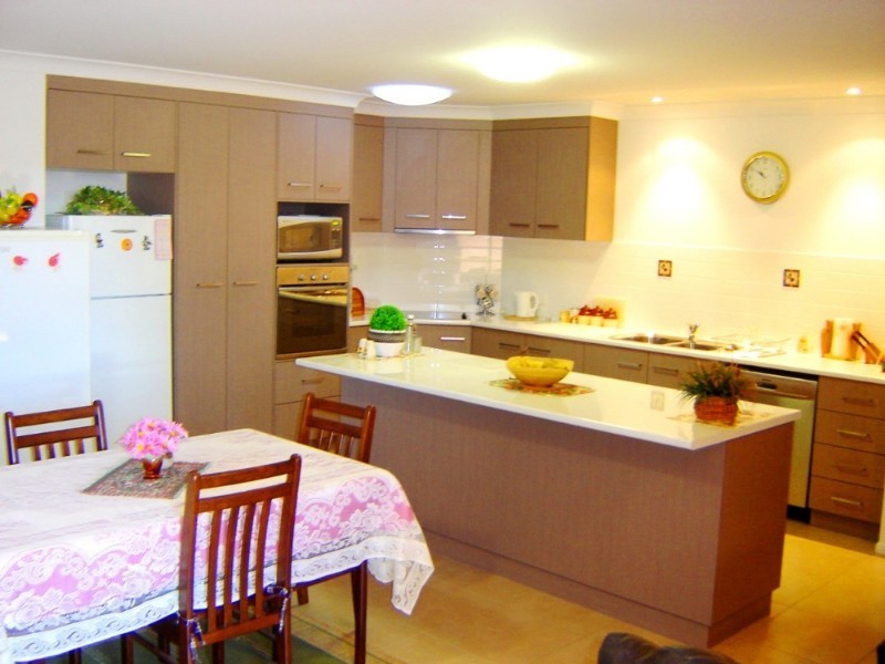 2 Wareena Crescent, Glenvale QLD 4350