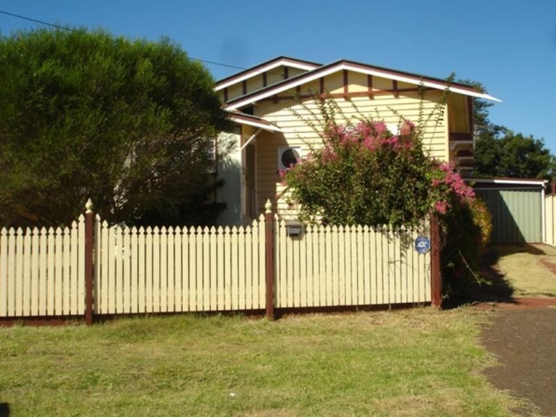 6 Link Street, North Toowoomba QLD 4350