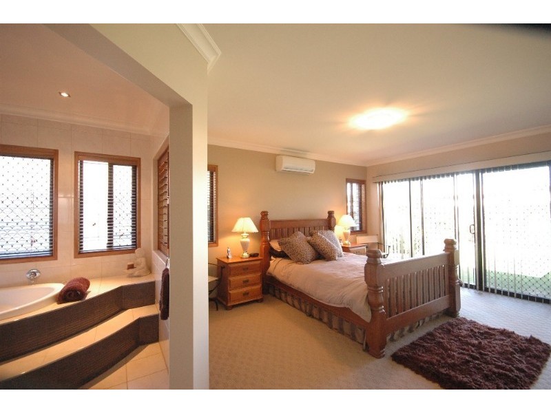 26 Manooka Court, Highfields QLD 4352