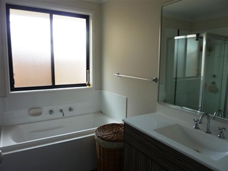 8 Spinners Way, Bulli NSW 2516