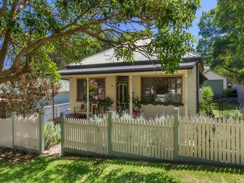 18 Chenhalls Street, Woonona NSW 2517