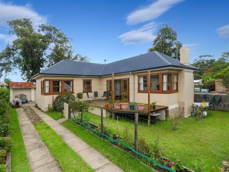 8 Harbinger Street, Corrimal NSW 2518