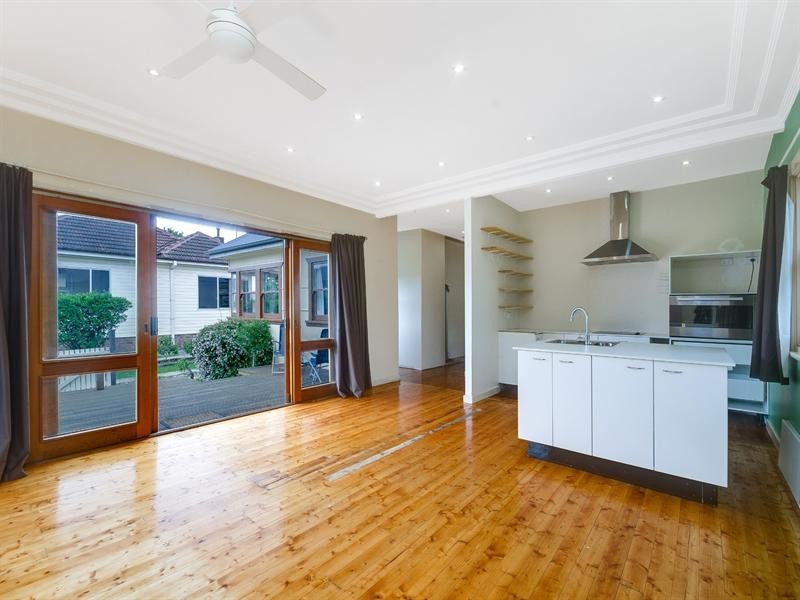 8 Harbinger Street, Corrimal NSW 2518