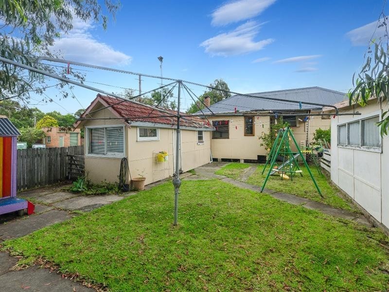 8 Harbinger Street, Corrimal NSW 2518