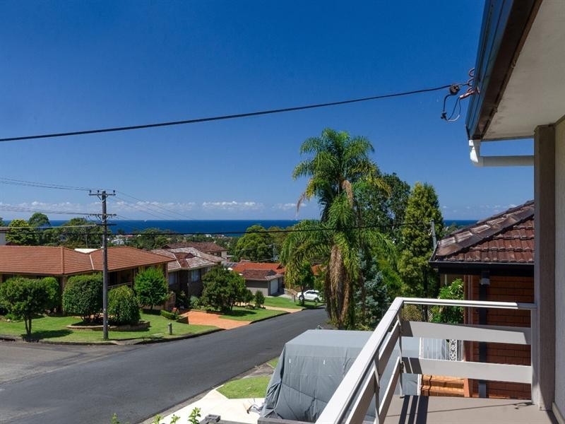 28 Kanangra Drive, Thirroul NSW 2515