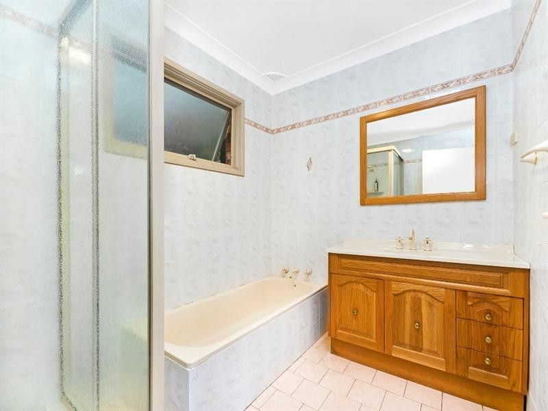 86 Gahans Avenue, Woonona NSW 2517
