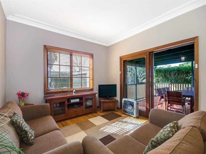 11 Popes Road, Woonona NSW 2517