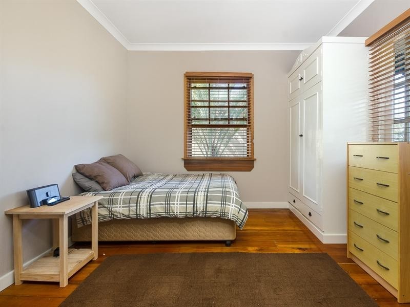 11 Popes Road, Woonona NSW 2517