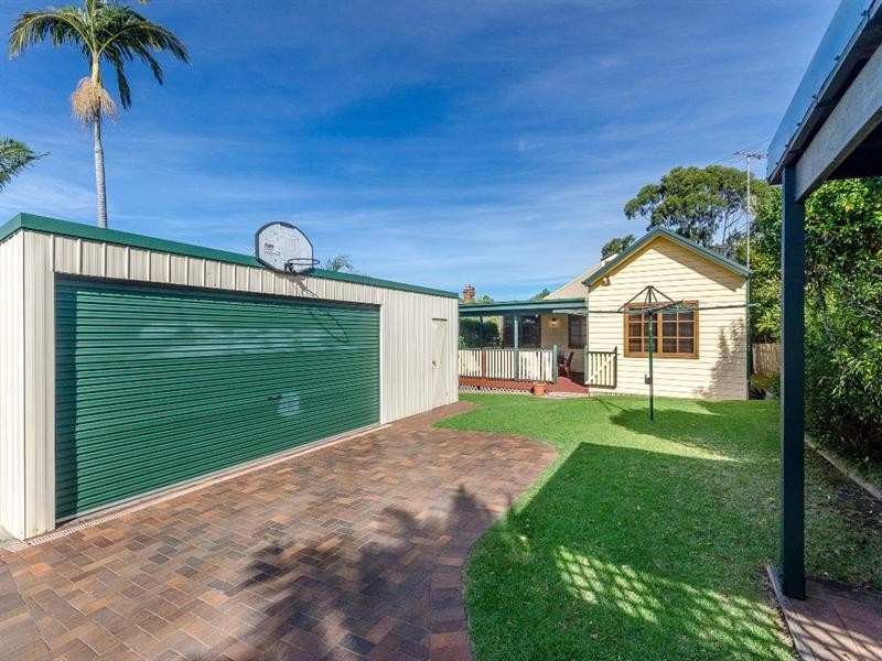 11 Popes Road, Woonona NSW 2517