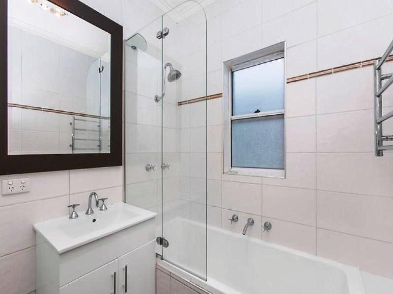 8 Hillcrest Avenue, Woonona NSW 2517