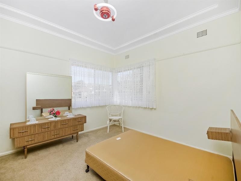 14 Robertson Road, Woonona NSW 2517