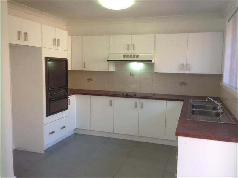 2/379 Lawrence Hargrave Drive, Thirroul NSW 2515