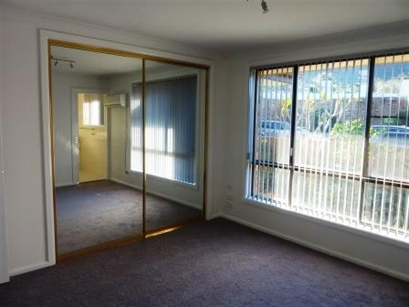 2/379 Lawrence Hargrave Drive, Thirroul NSW 2515