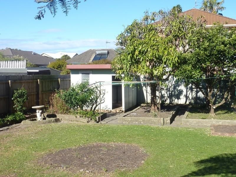 19 Alroy Street, Bulli NSW 2516