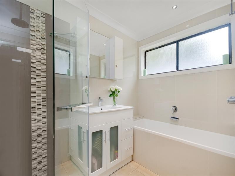 23 Highlands Parade, Bulli NSW 2516