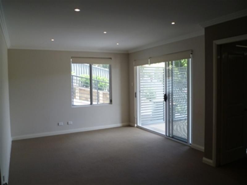 2/21-23 Hospital Road, Bulli NSW 2516