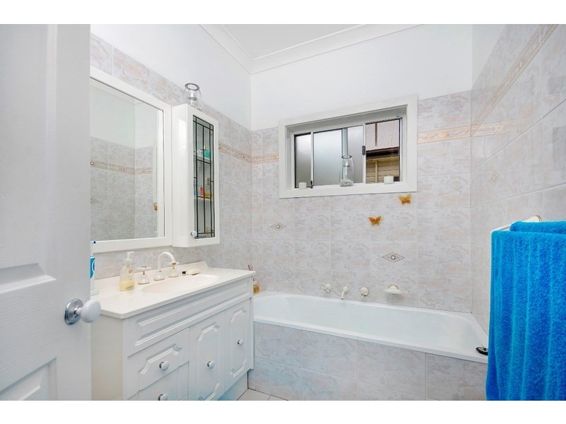 13 Royal Crescent, Woonona NSW 2517