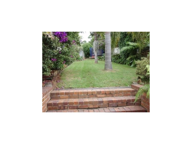 4 Gwyther Street, Bulli NSW 2516