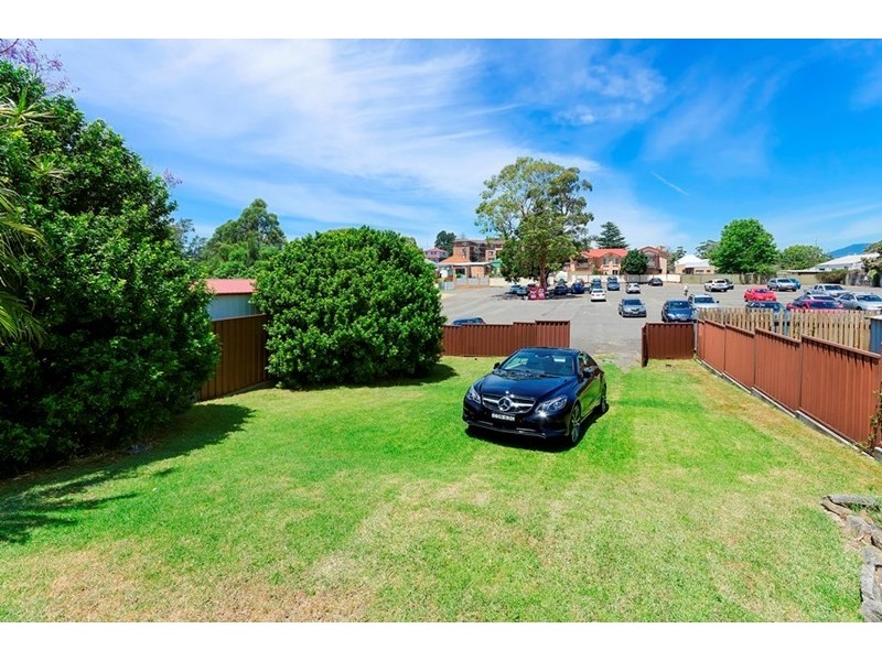 14 Russell Street, Woonona NSW 2517