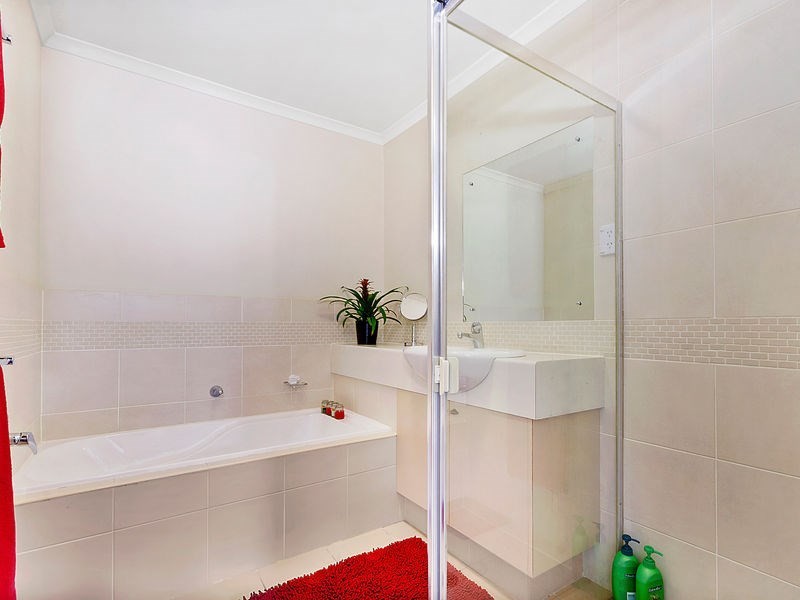 4/2 Forestview Way, Woonona NSW 2517