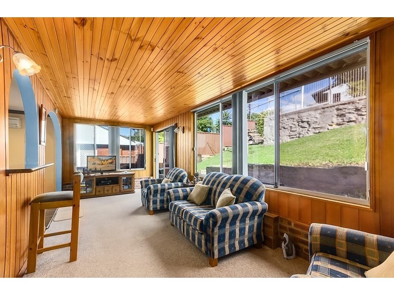 33 Athol Street, Woonona NSW 2517