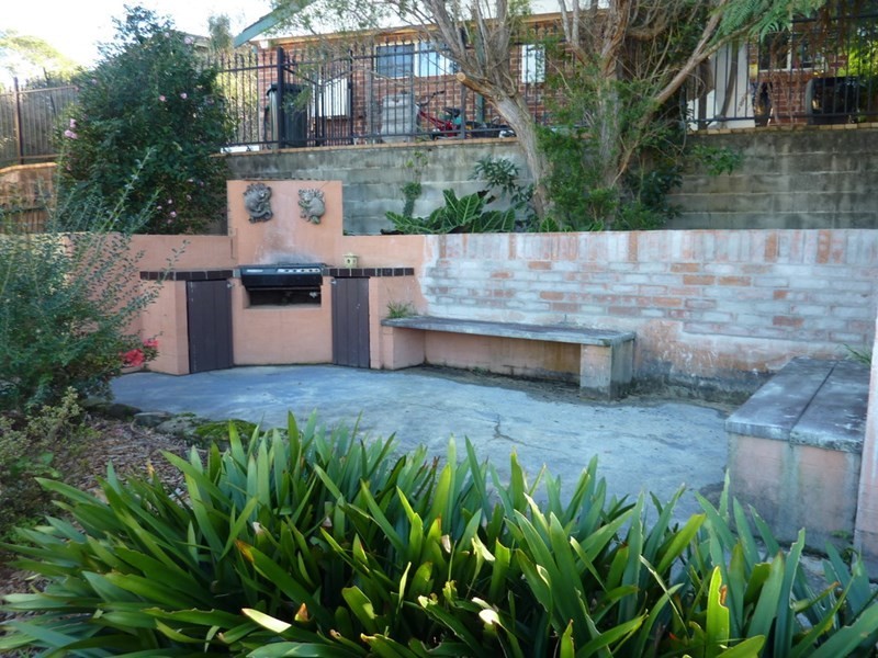 5 Range Place, Bulli NSW 2516