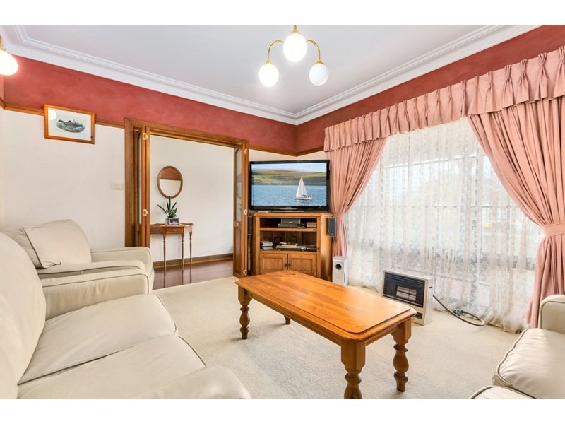 8 Leslie Street, Russell Vale NSW 2517