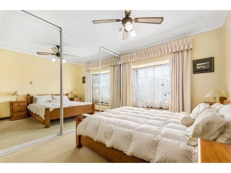 8 Leslie Street, Russell Vale NSW 2517