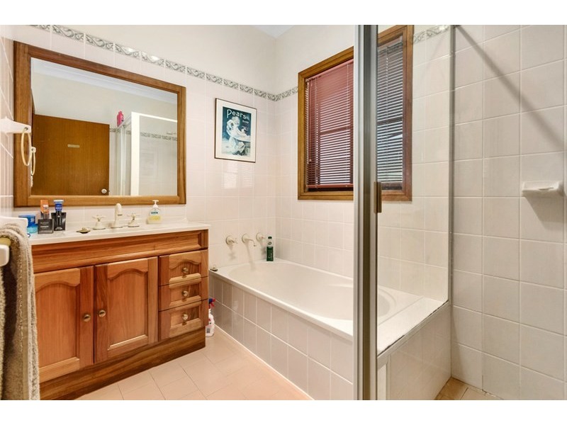 8 Leslie Street, Russell Vale NSW 2517