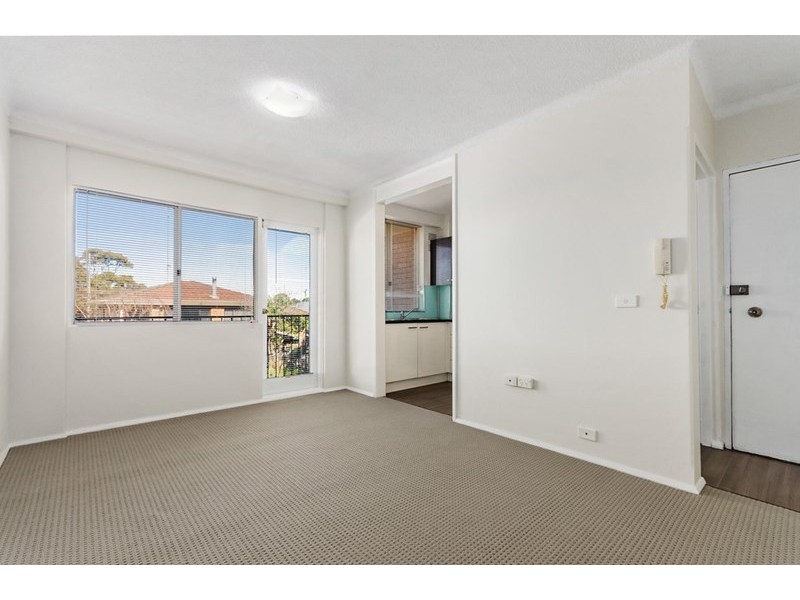 8/142 Gladstone Avenue, Coniston NSW 2500