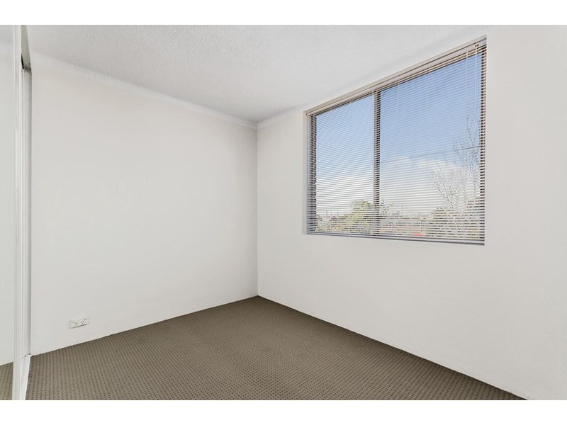 8/142 Gladstone Avenue, Coniston NSW 2500