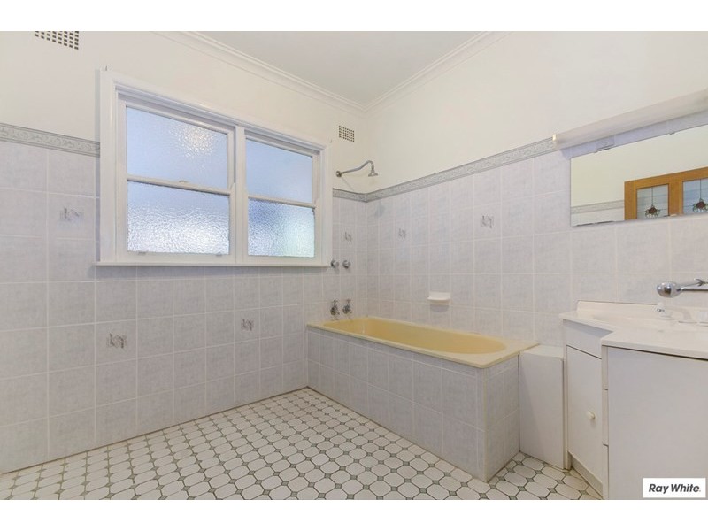 87 Thompson Street, Woonona NSW 2517