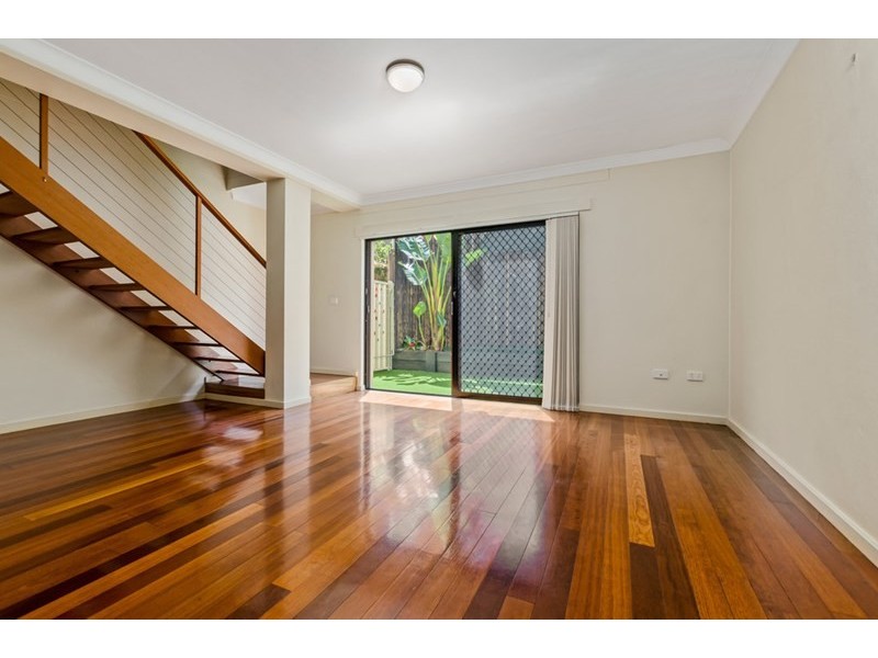2/29 Underwood Street, Corrimal NSW 2518